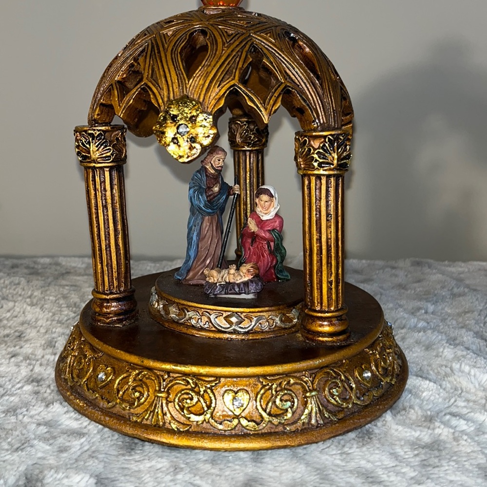 Silent Night Battery Music Stable Xmas Decor